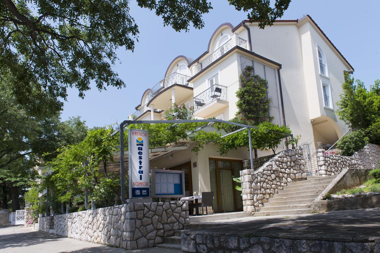 Hotel Pansion Maestral Novi Vinodolski Exterior foto